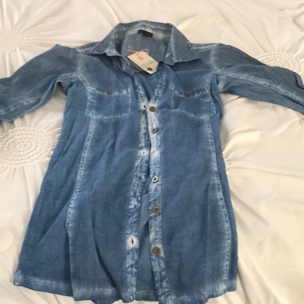 Blue washed top